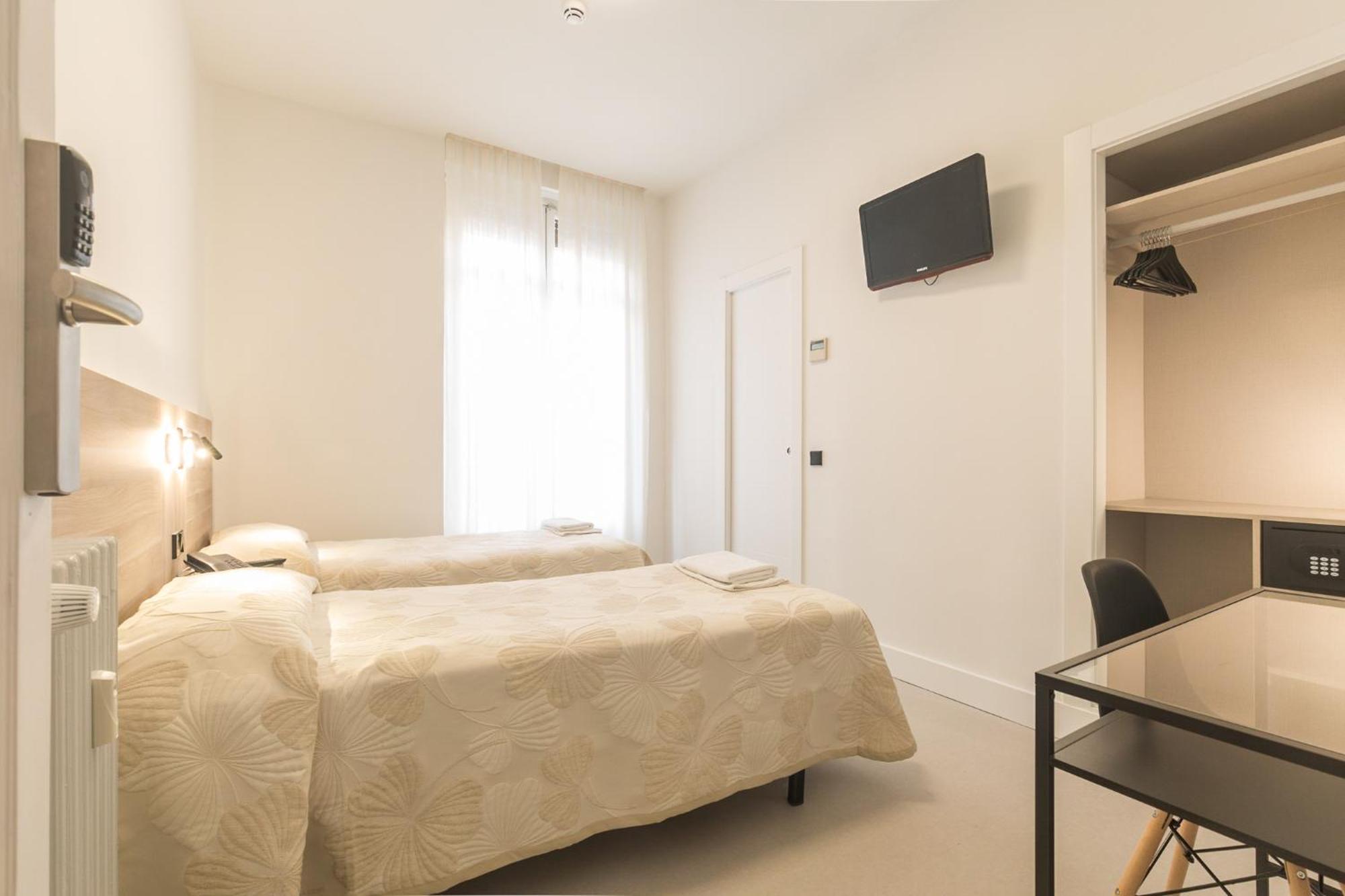 Hostal Excelsior Μαδρίτη Εξωτερικό φωτογραφία